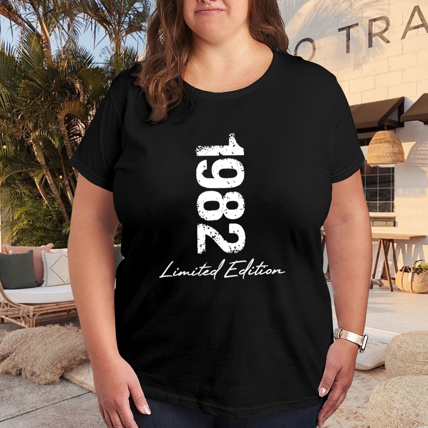 Retro Distressed 1982 Limited Edition Birthday Vintage Black T-Shirt