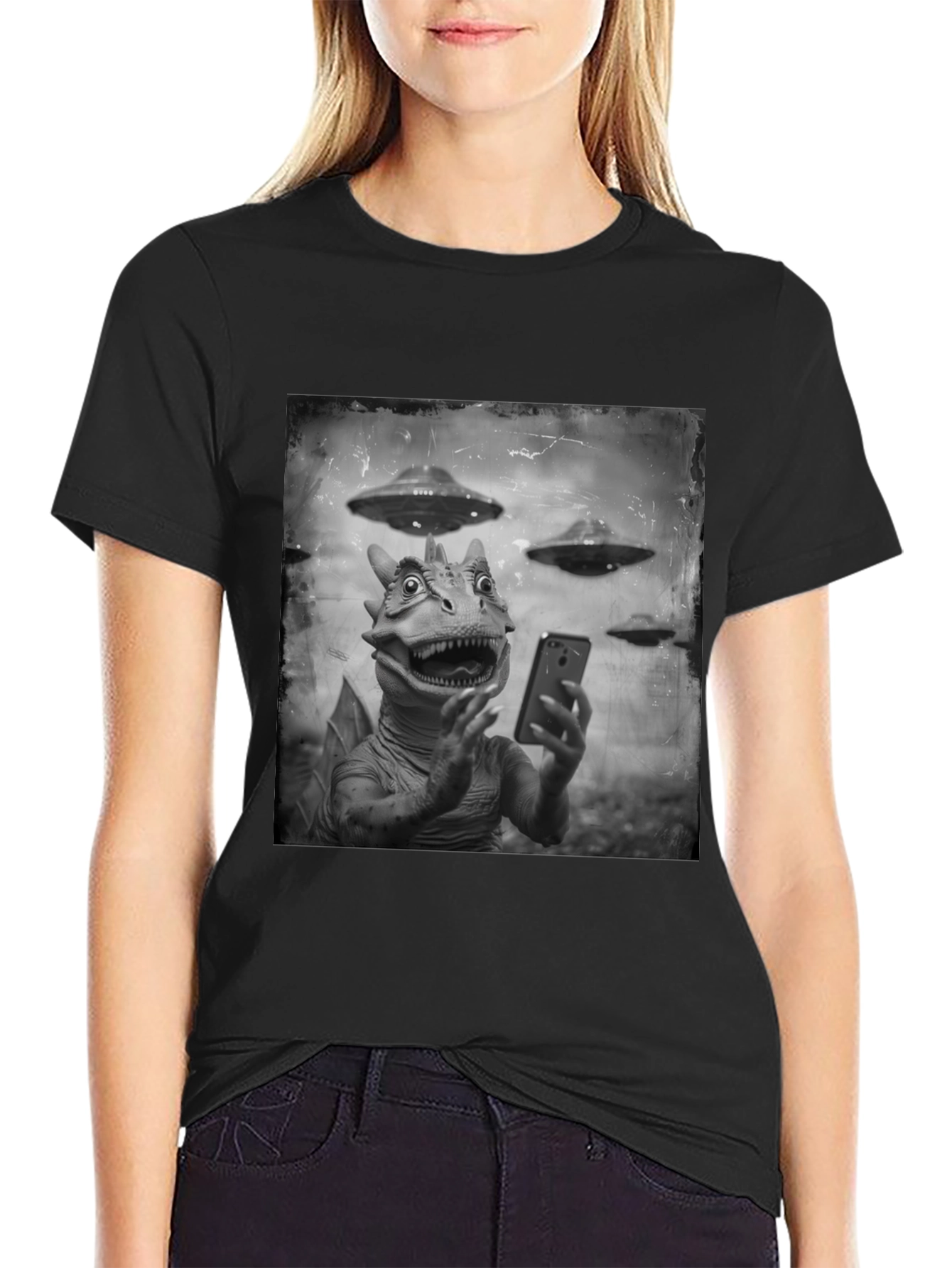 Retro Alien Lizard Selfie Graphic Tee